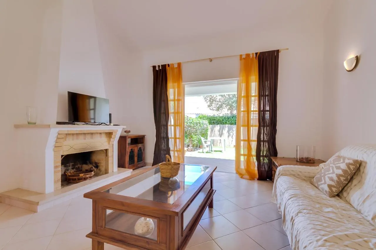 Small Villa 4Pax -Shared Pool @ Homesbyfc Albufeira 0*,  Portogallo