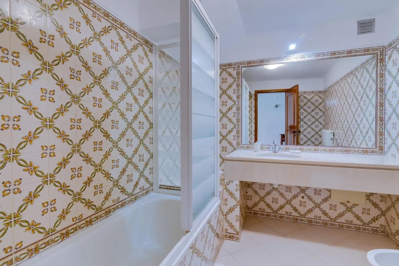 Casa de Férias Small Villa 4Pax -Shared Pool @ Homesbyfc Albufeira